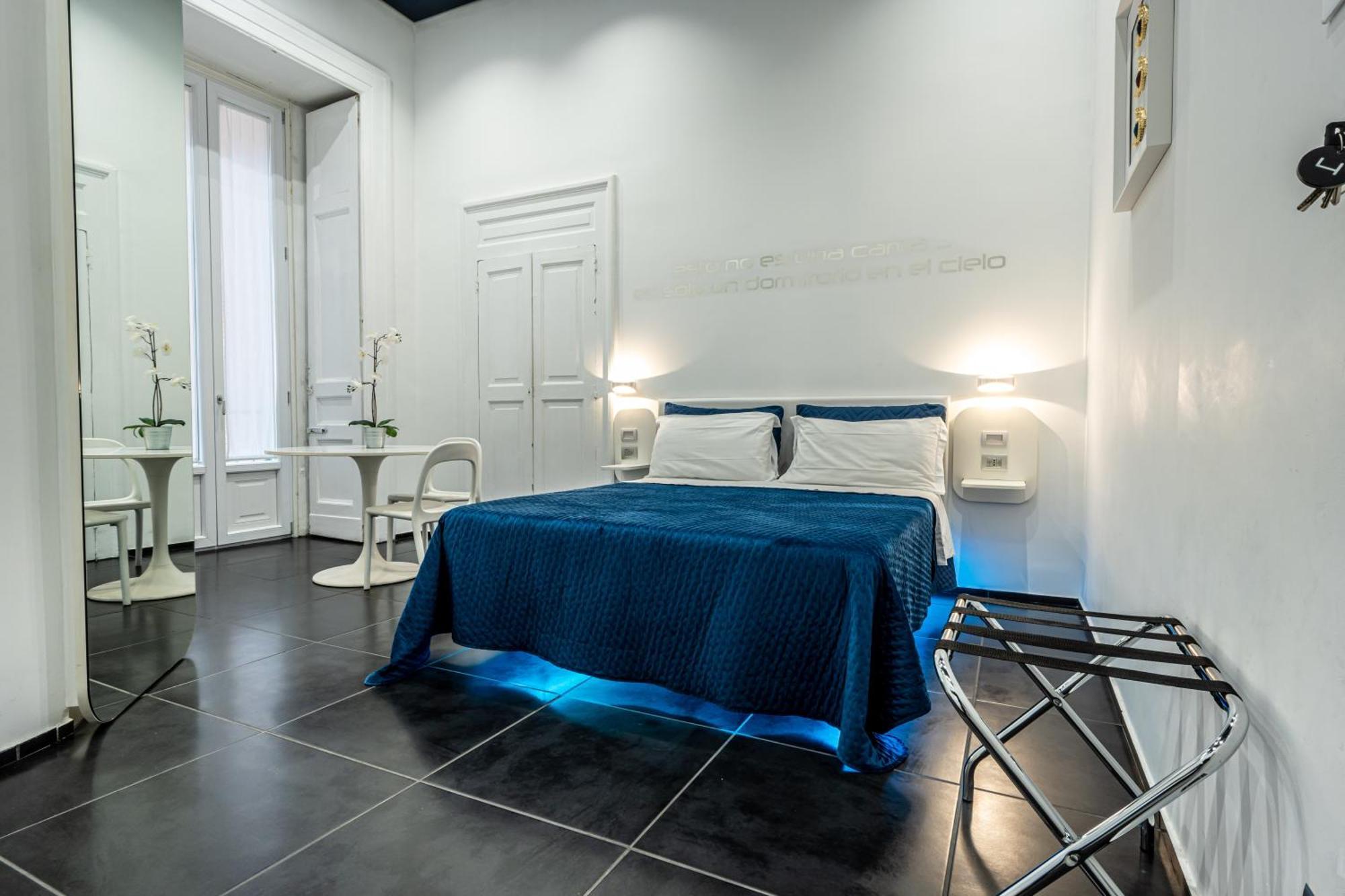 Bed and Breakfast Skyhouse Chiatamone Neapel Exterior foto